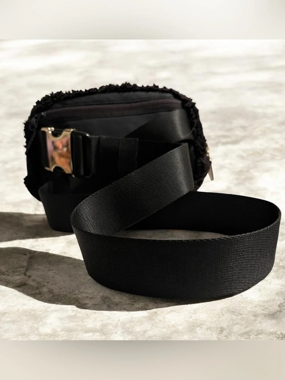 Lululemon Everywhere Belt Bag Large Fleece Black w/Gold Hardware Sherpa 2L 8”x6”